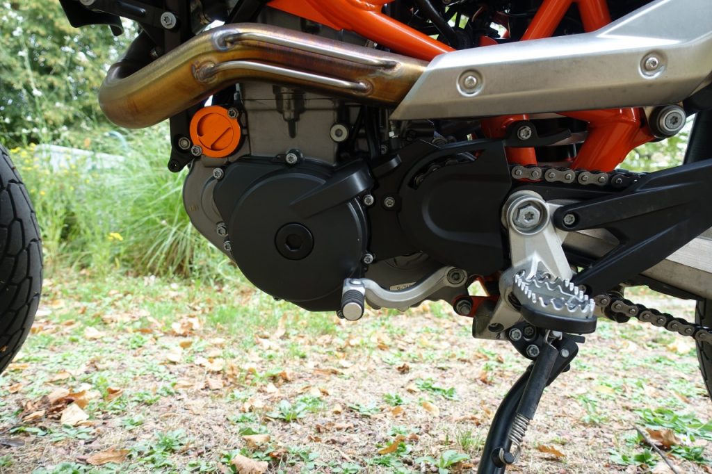 KTM 690 SMC R, à peine civilisée