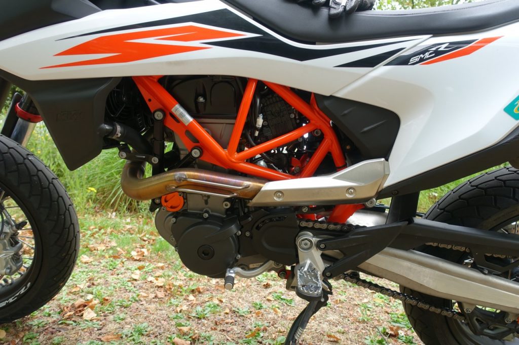 KTM 690 SMC R, à peine civilisée