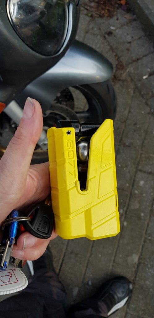 Antivol Moto ABUS Granit Detecto XPlus 8077 2.0 - Bloque-disque Avec Alarme 100dB, Acier Trempé - Pour Haute Sécurité