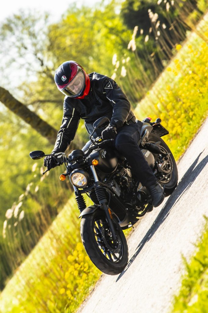 Hyosung Bobber 300 en première européenne