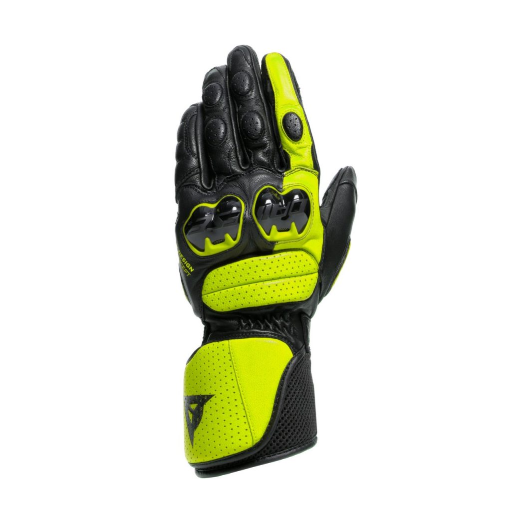 Dainese côté racing et côté gants surtout