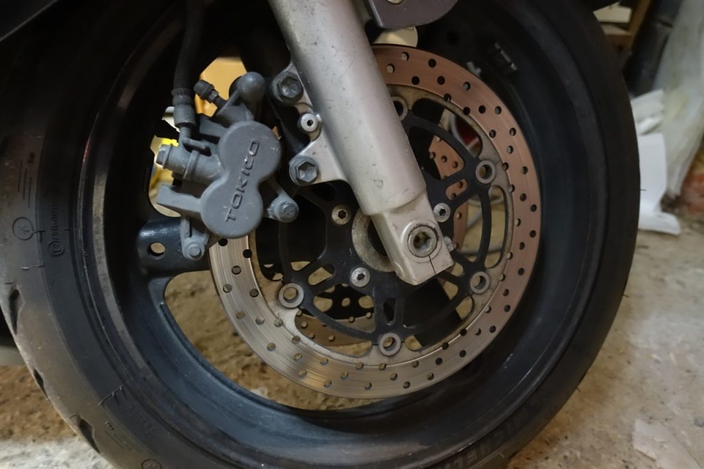 Essai des plaquettes CL Brakes distribuées par Bihr