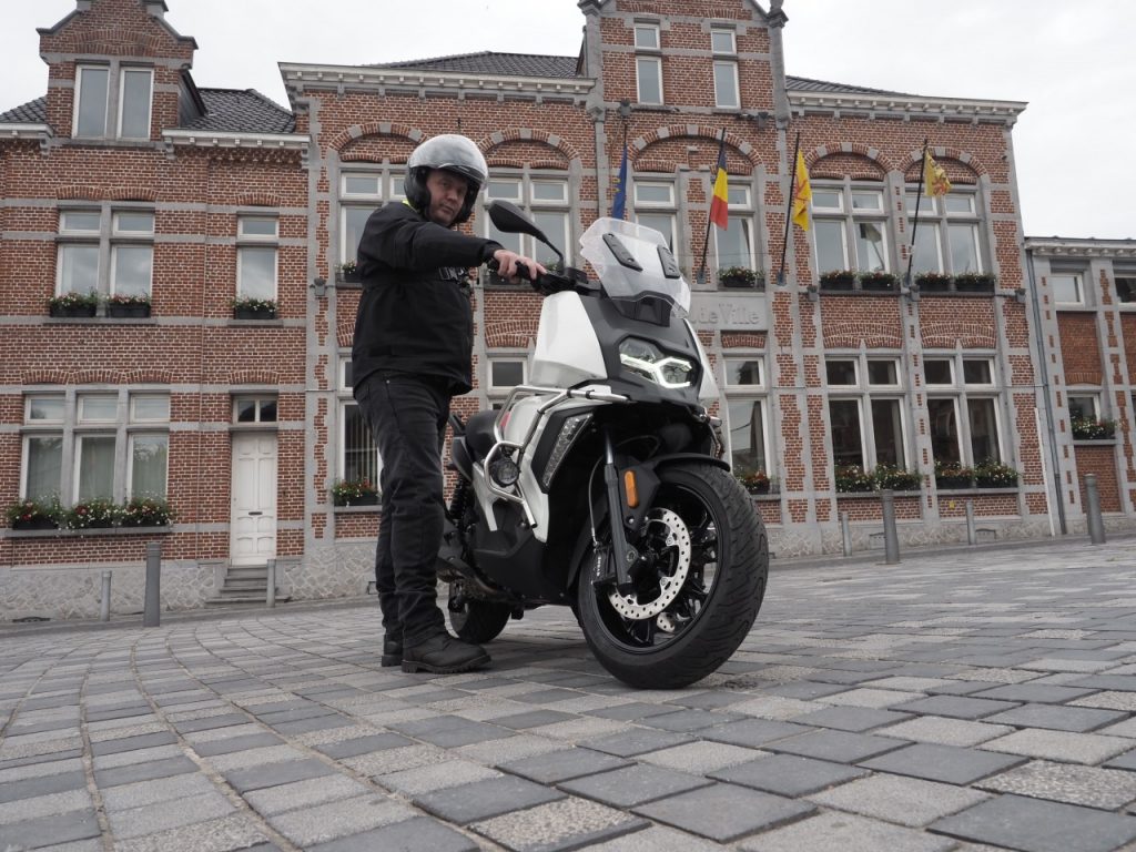 BMW C400X, pas besoin de plus