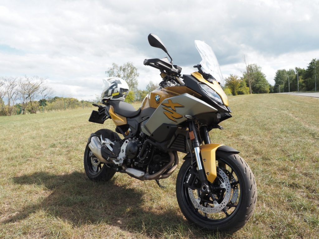 BMW F900 XR, le chaînon manquant