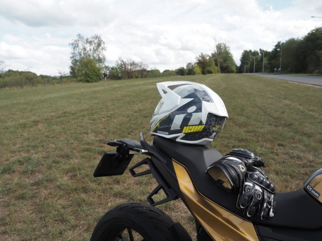 BMW F900 XR, le chaînon manquant