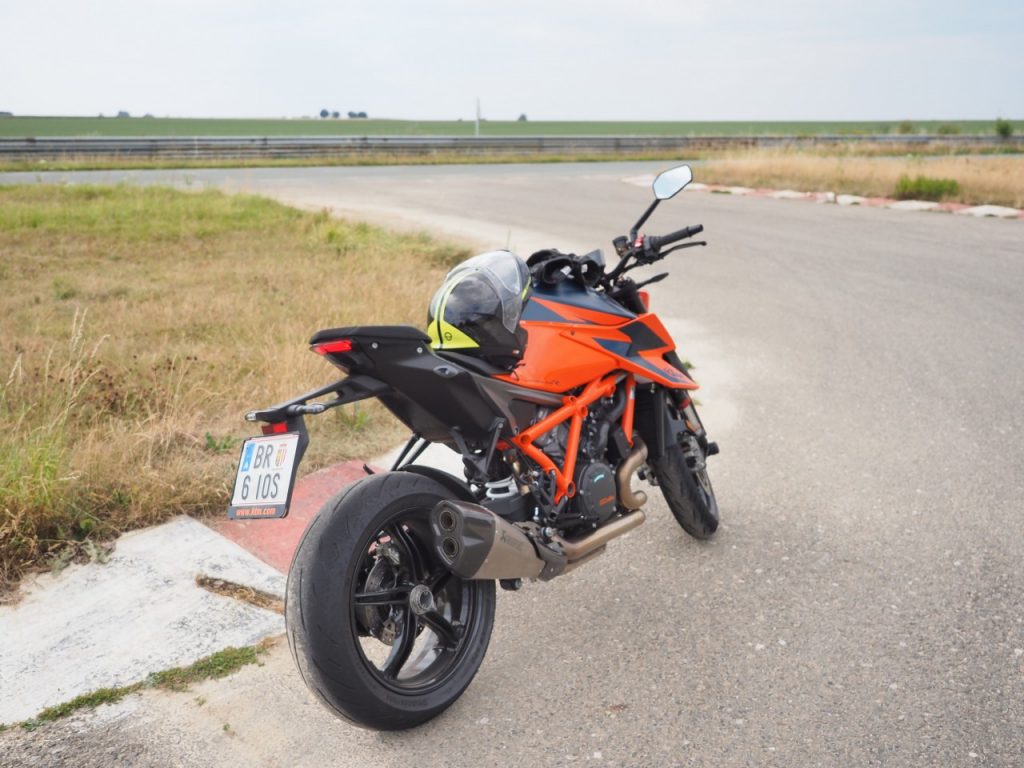 La bombe! On a testé la KTM SuperDuke 1290 R