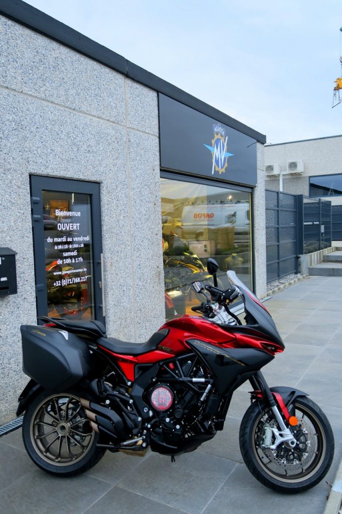 11.000 bornes en MV Agusta