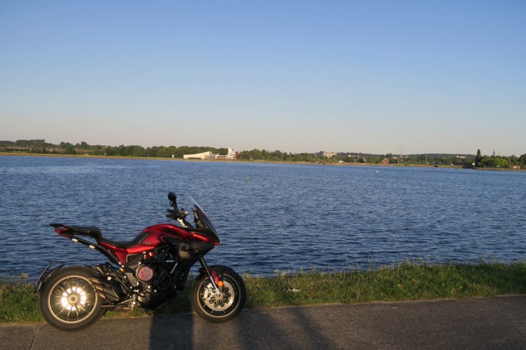 11.000 bornes en MV Agusta