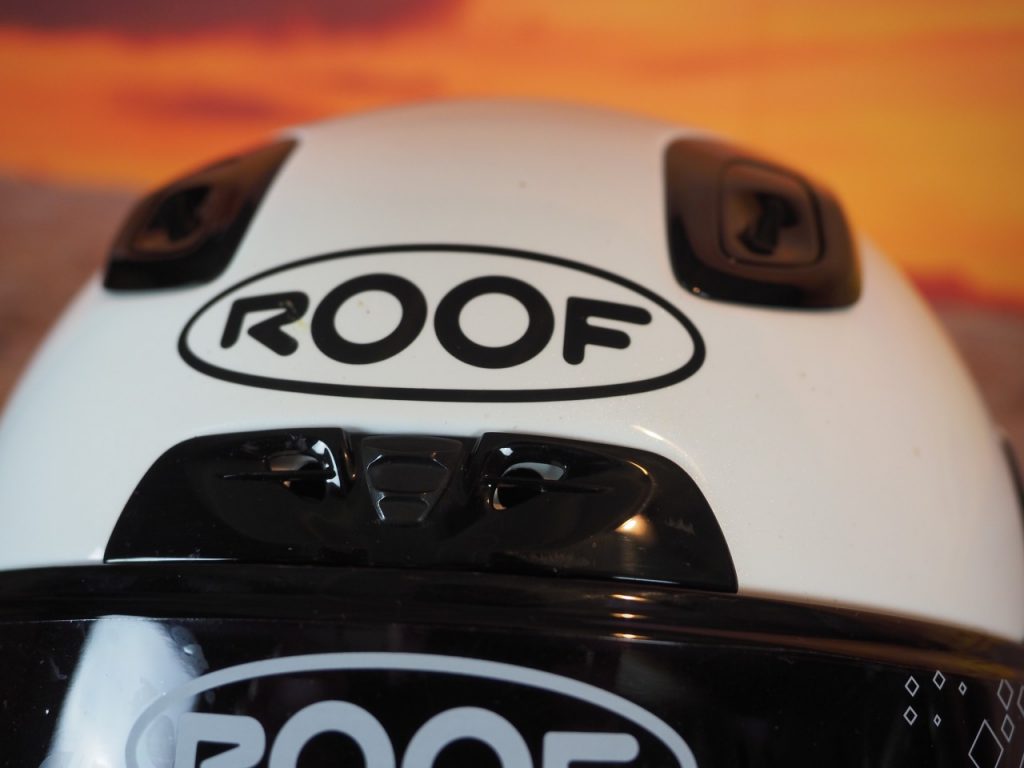 Mettez les gaz avec le Roof RO200 fibre !