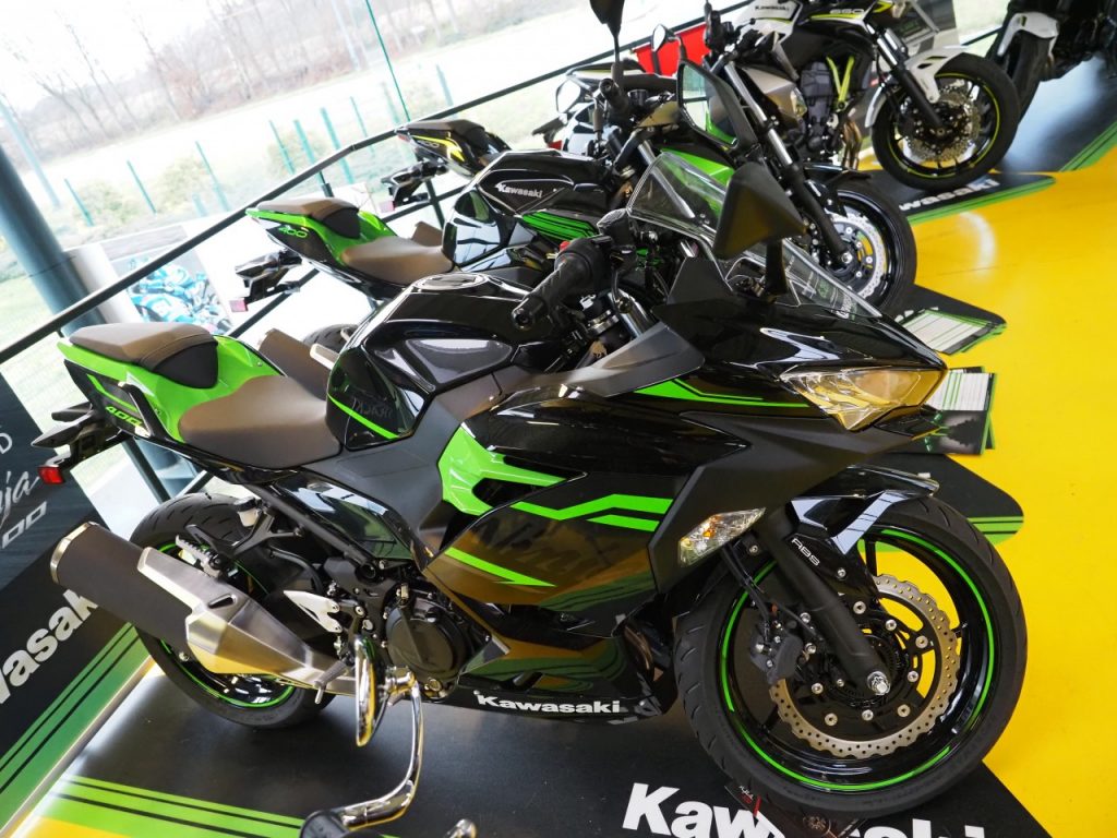 Des nouvelles Kawasaki, en visite chez Golden Bikes