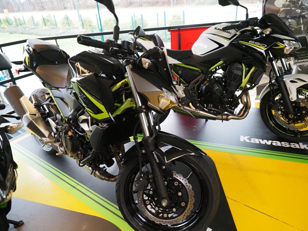 Des nouvelles Kawasaki, en visite chez Golden Bikes