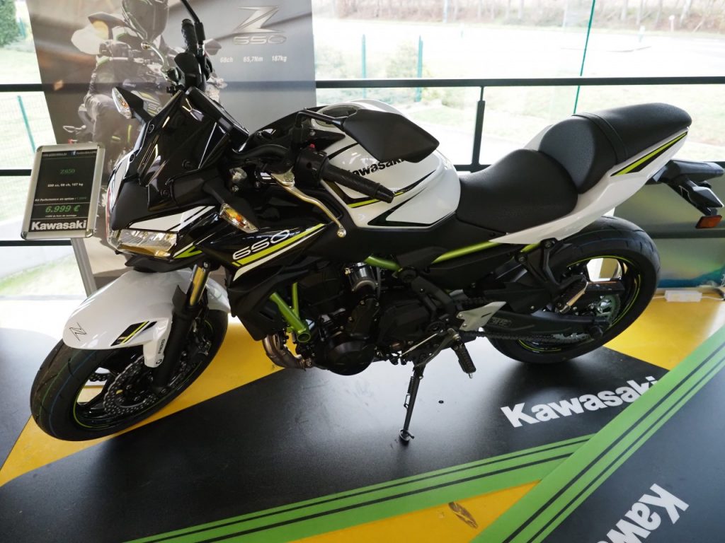 Des nouvelles Kawasaki, en visite chez Golden Bikes