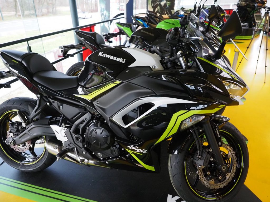 Des nouvelles Kawasaki, en visite chez Golden Bikes