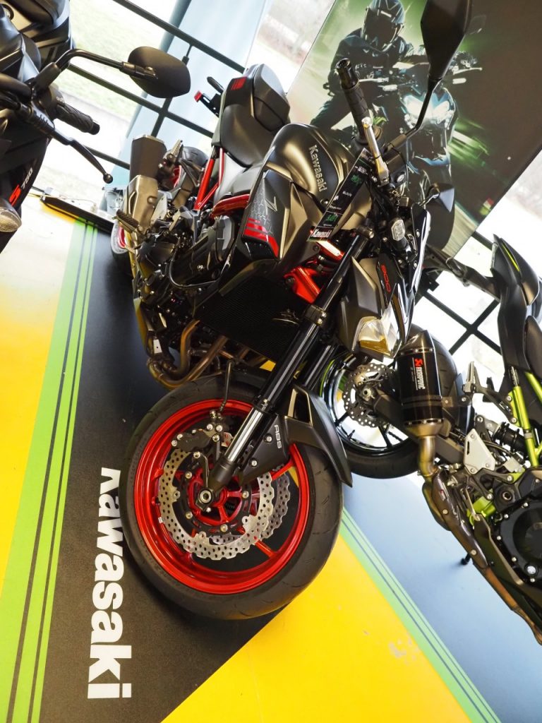 Des nouvelles Kawasaki, en visite chez Golden Bikes