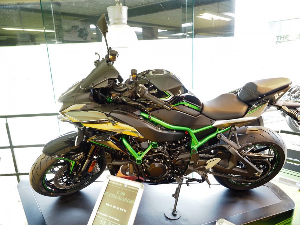 Des nouvelles Kawasaki, en visite chez Golden Bikes