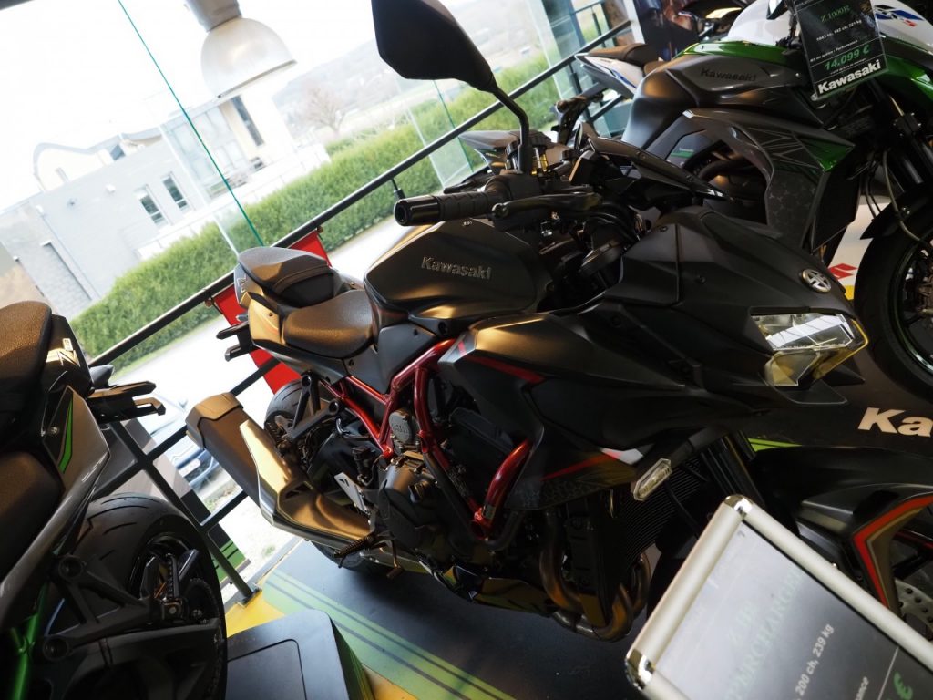 Des nouvelles Kawasaki, en visite chez Golden Bikes