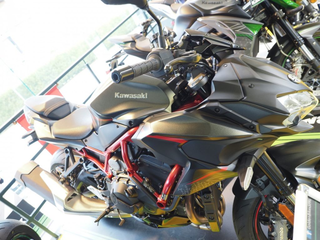 Des nouvelles Kawasaki, en visite chez Golden Bikes