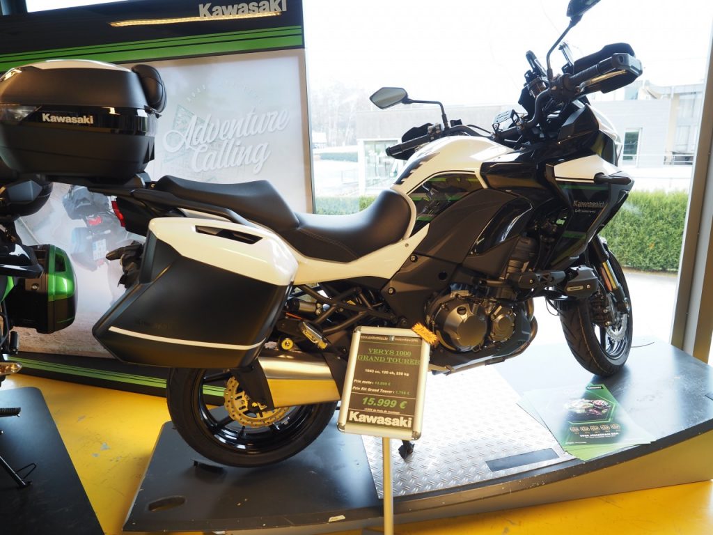 Des nouvelles Kawasaki, en visite chez Golden Bikes