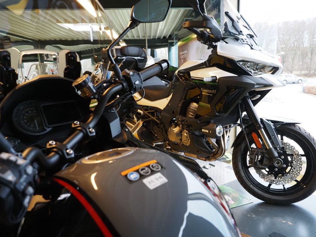 Des nouvelles Kawasaki, en visite chez Golden Bikes