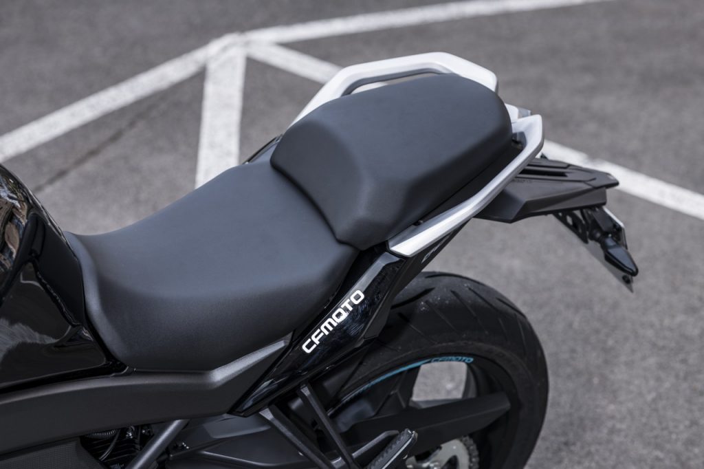 CFMOTO 650GT : esthétisme &#038; confort low cost.