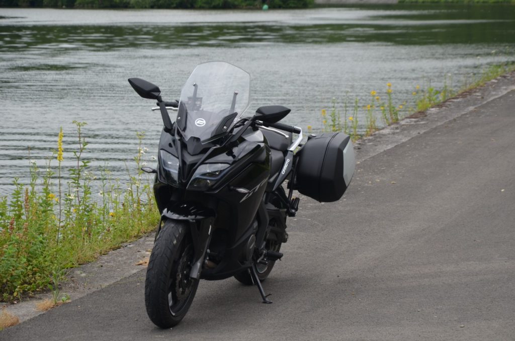 CFMOTO 650GT : esthétisme &#038; confort low cost.