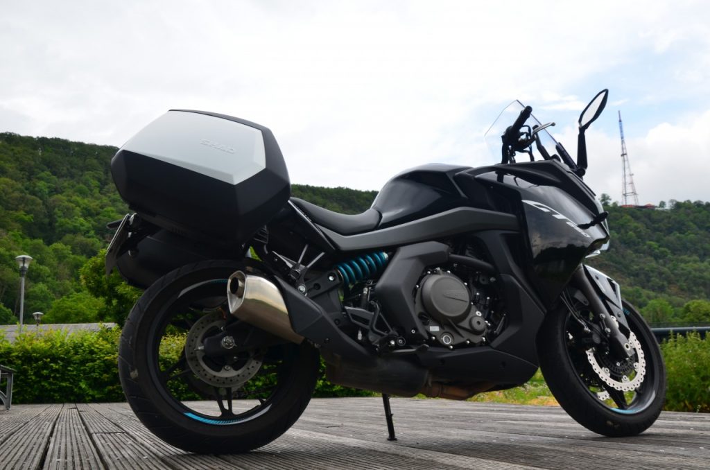 CFMOTO 650GT : esthétisme &#038; confort low cost.