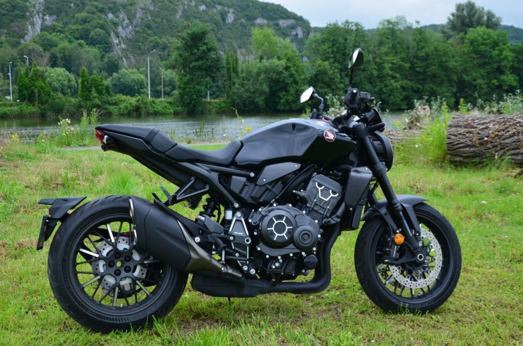 Honda CB1000R Black Edition : l’élégance sportive.