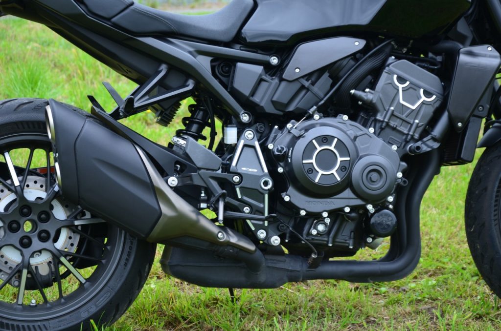 Honda CB1000R Black Edition : l’élégance sportive.