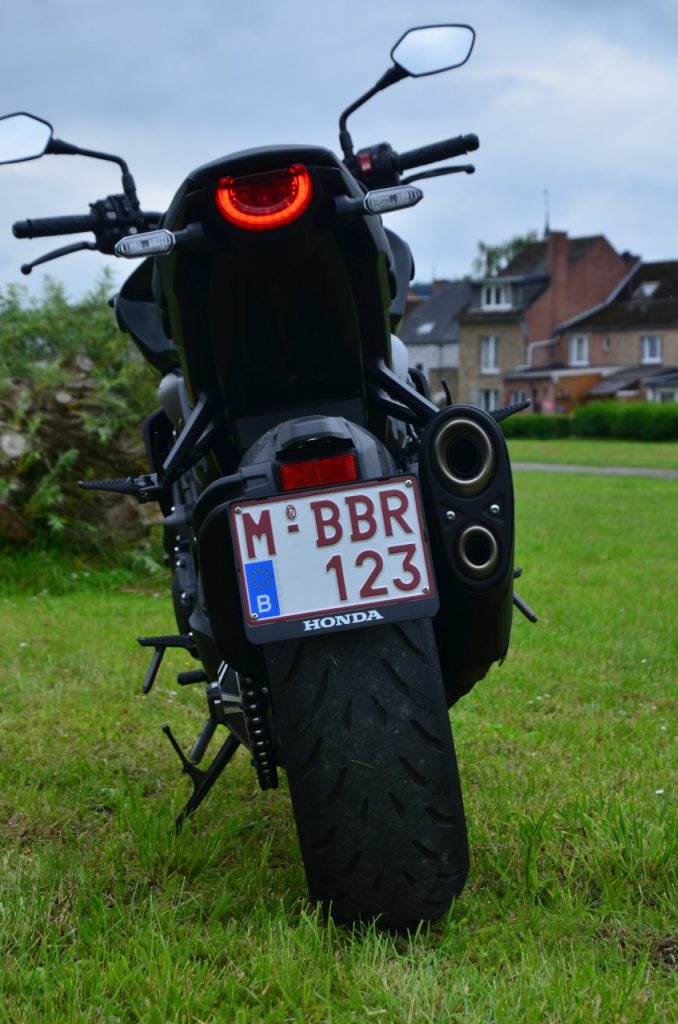 Honda CB1000R Black Edition : l’élégance sportive.