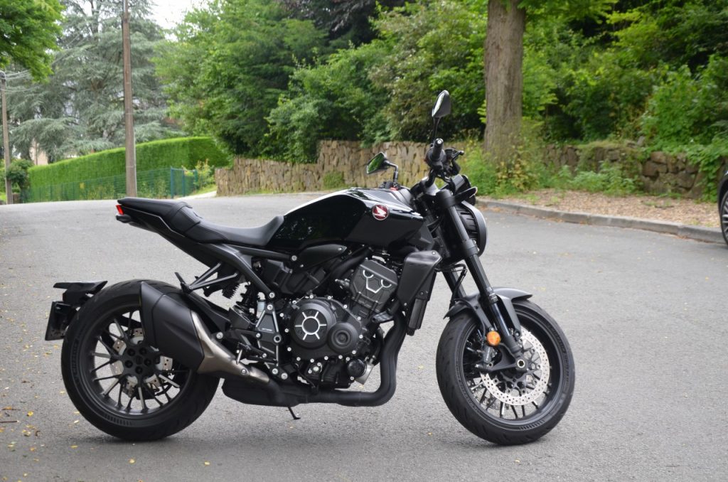 Honda CB1000R Black Edition : l’élégance sportive.