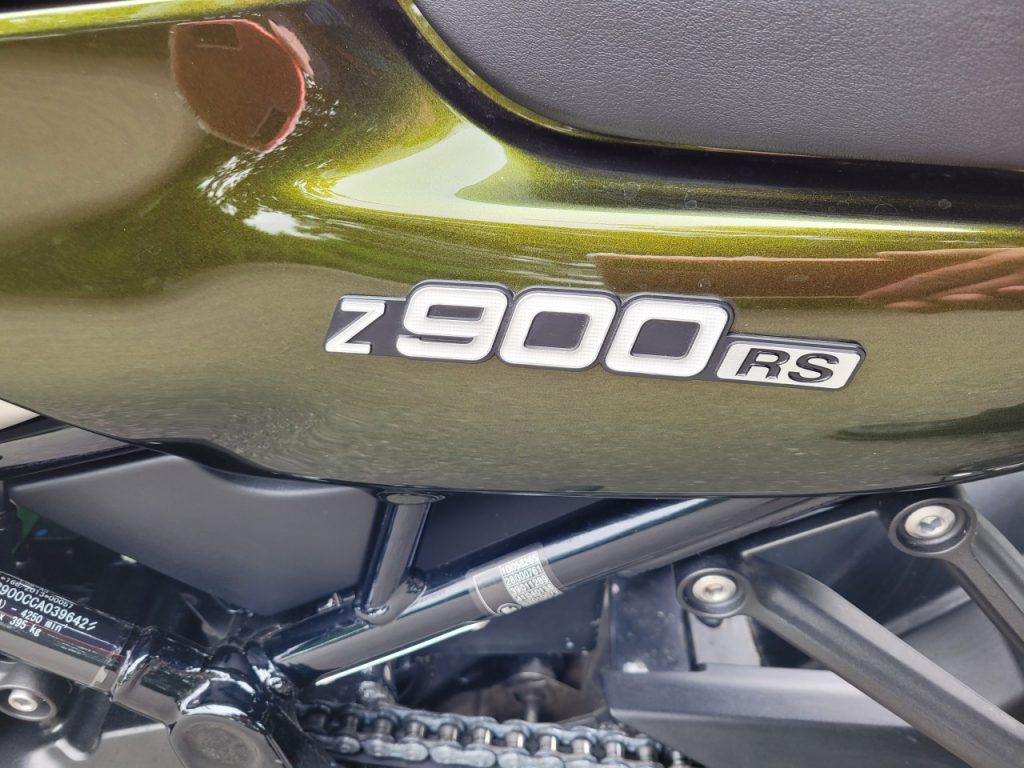 KAWASAKI Z900RS, Hommage à une pionnière.