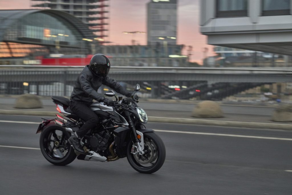 MV Agusta Brutale 1000 RS: plaidoyer pour la folie