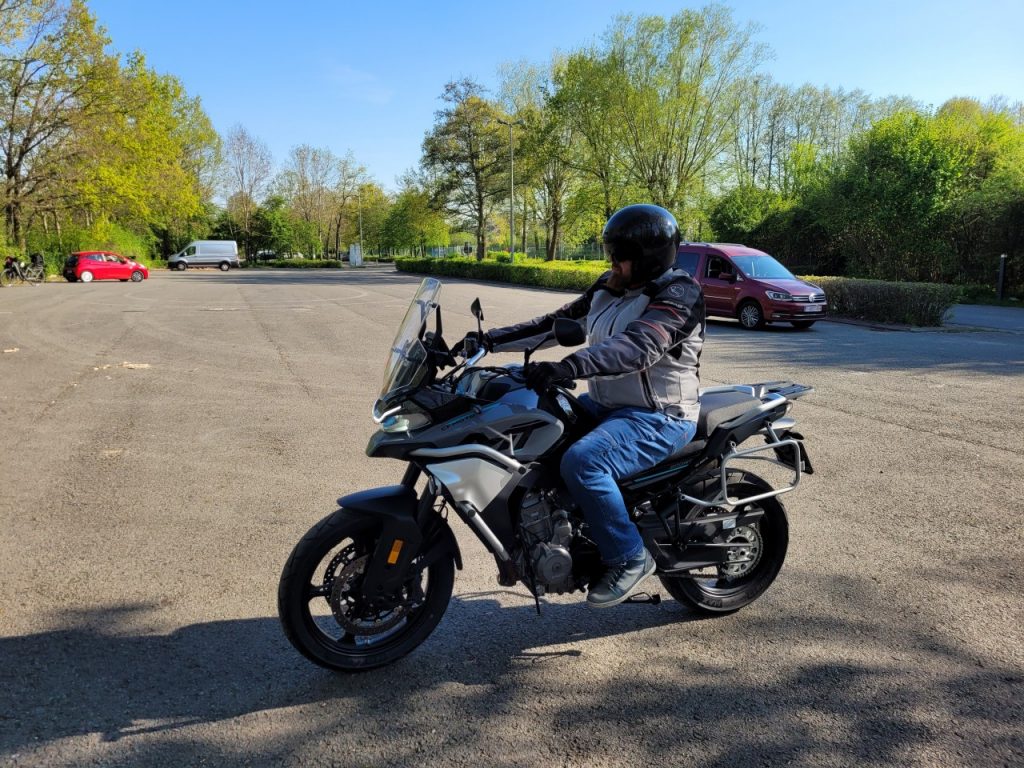 CF Moto 800 MT Sport, et pourquoi pas ?