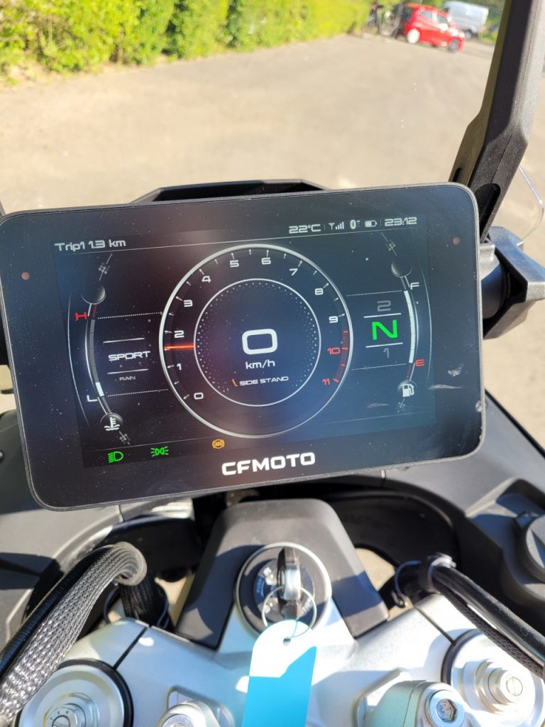 CF Moto 800 MT Sport, et pourquoi pas ?