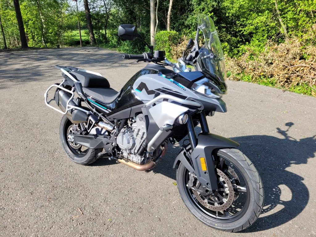 CF Moto 800 MT Sport, et pourquoi pas ?