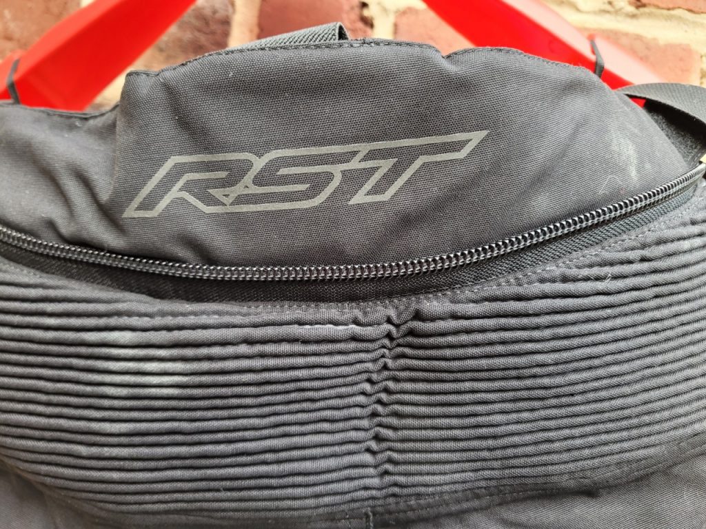 Tenue RST Pathfinder, Cheap but good