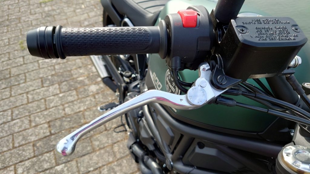 Benelli Leoncino 800: le lionceau a les crocs