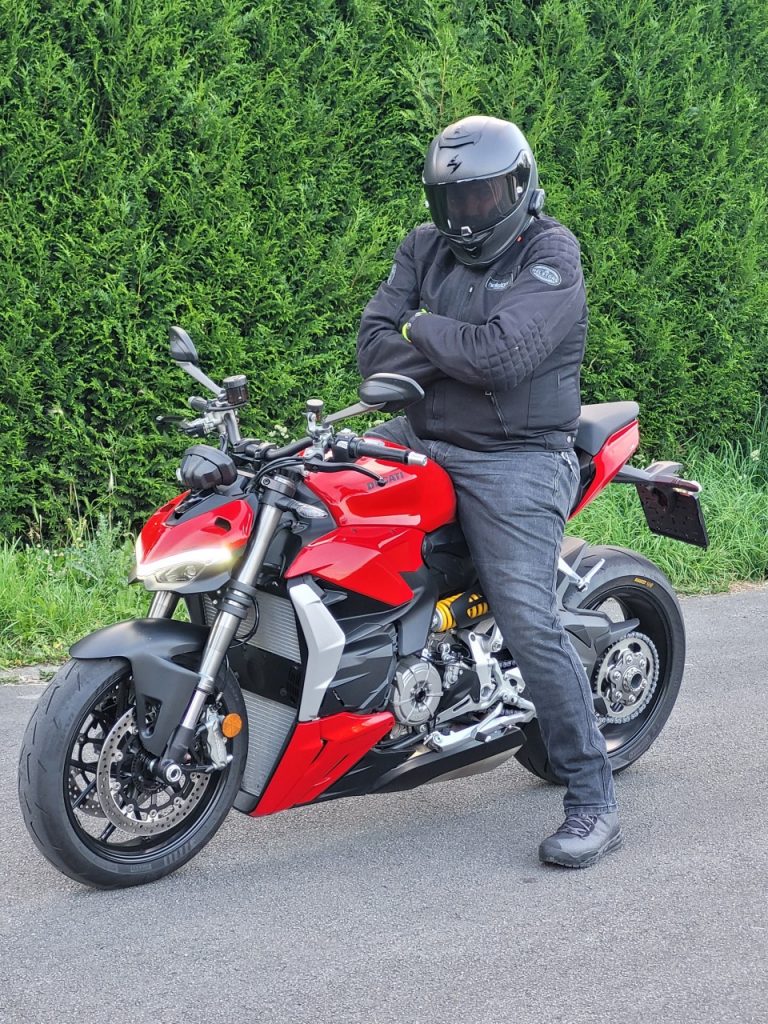 Ducati Streetfighter V2 2022 : Small Fight Club