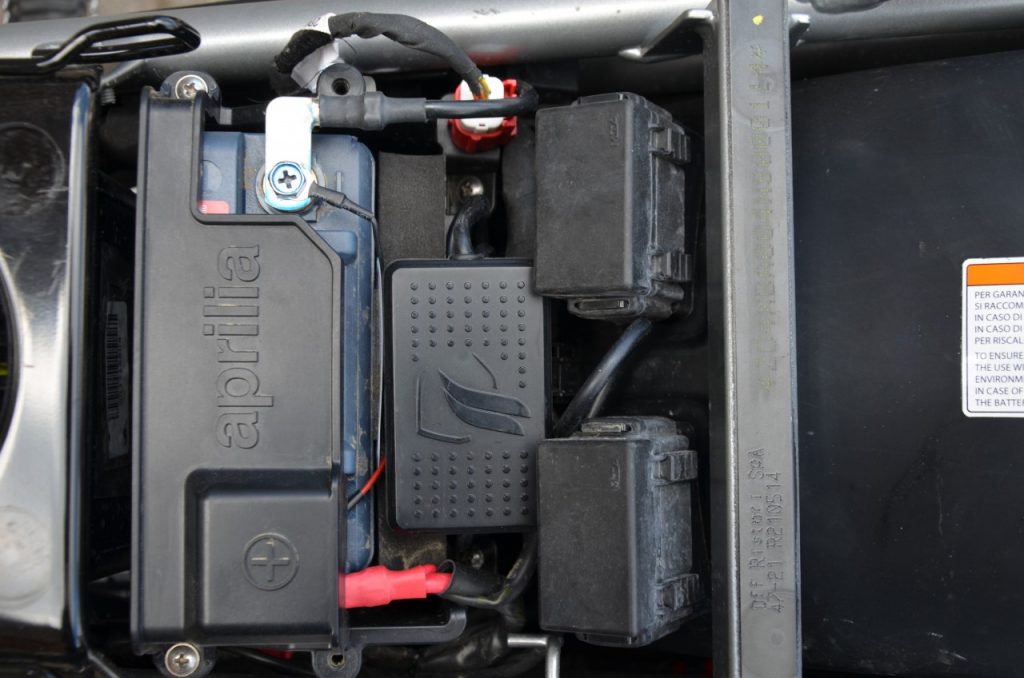 Komobi, le traqueur GPS intelligent qui protège votre moto.