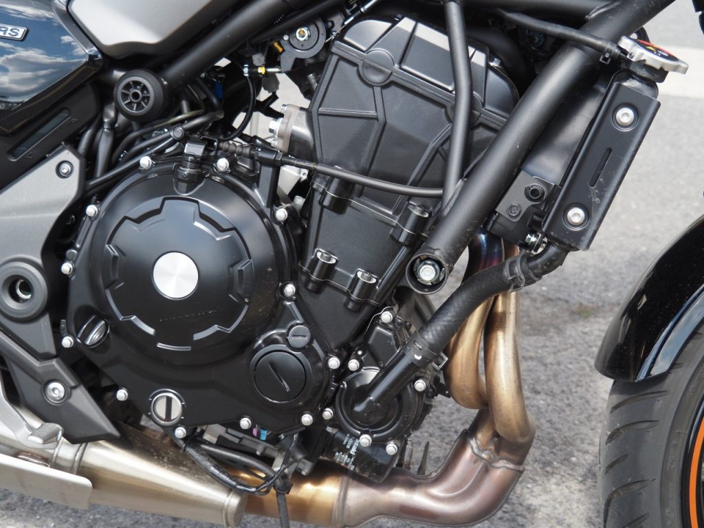 Terriblement vintage et sympa, la Kawasaki Z 650RS fait mouche