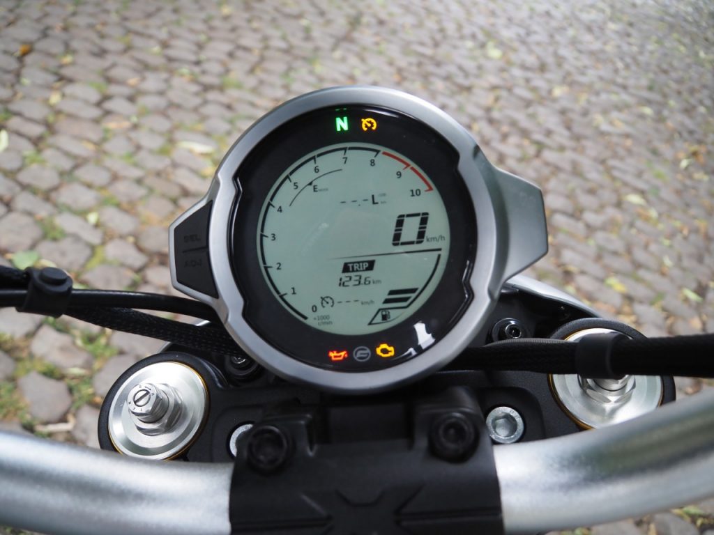 Pour profiter de vos sorties, la CF-Moto 700 CL-X Heritage