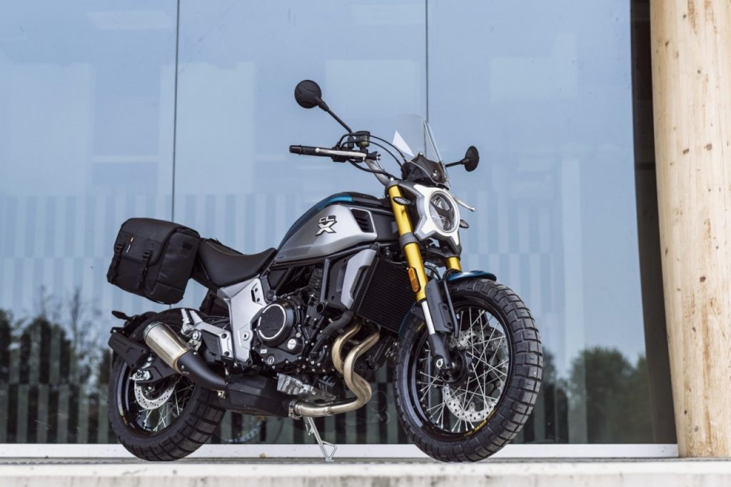 CF Moto CL-X 700 Sport, électron libre des Néo-rétros