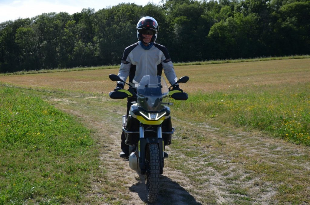 Aprilia Tuareg 660 : la transalpine revient en force.