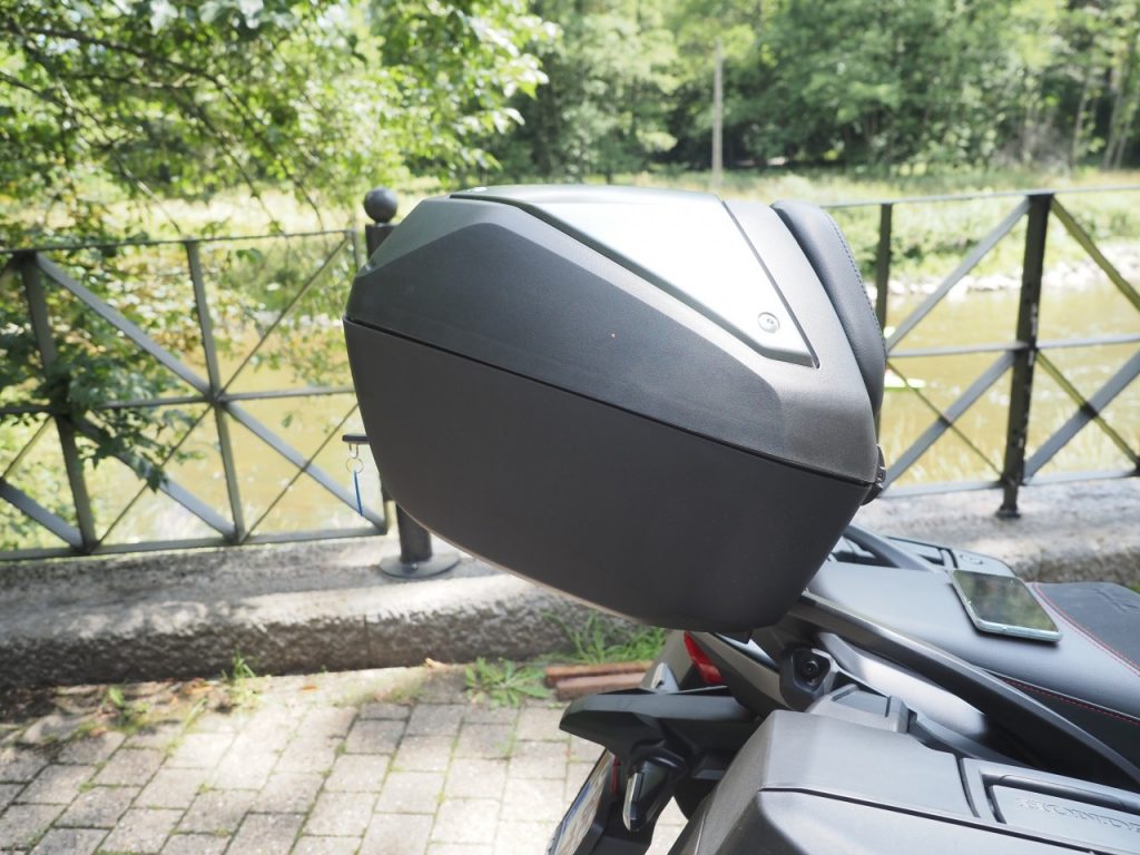 Les touring sont toujours là, la preuve avec la Honda NT 1100 DCT