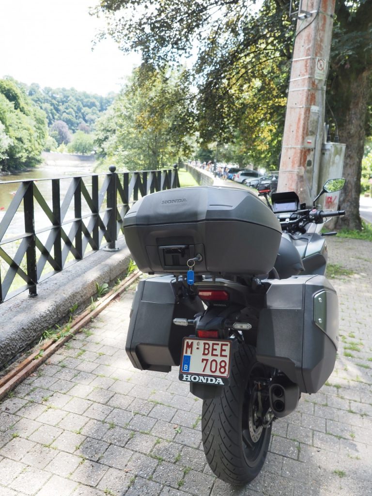 Les touring sont toujours là, la preuve avec la Honda NT 1100 DCT