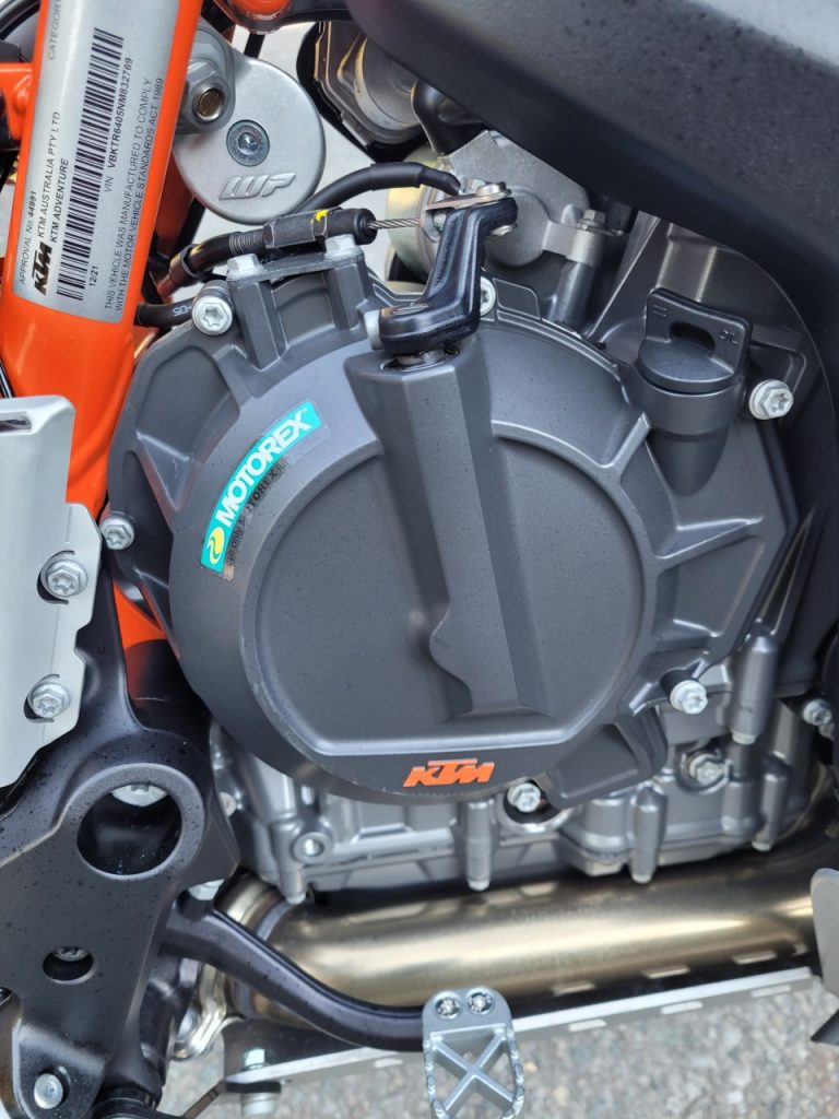 KTM 890 Adventure R, le bon outil.