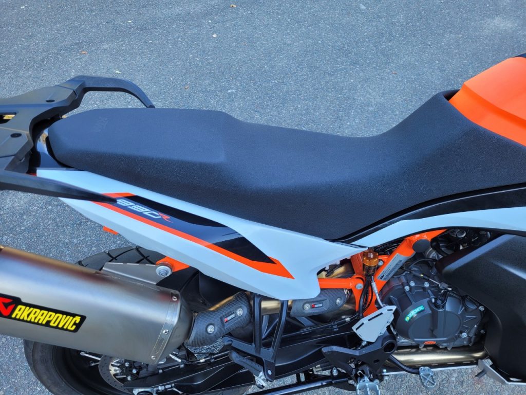 KTM 890 Adventure R, le bon outil.