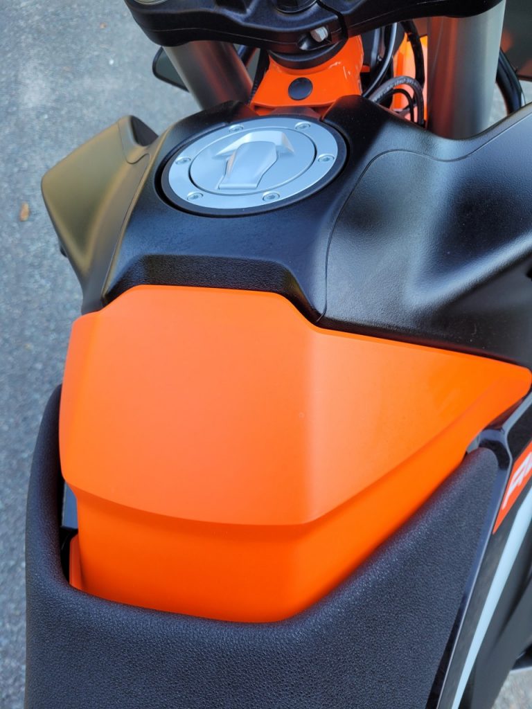 KTM 890 Adventure R, le bon outil.