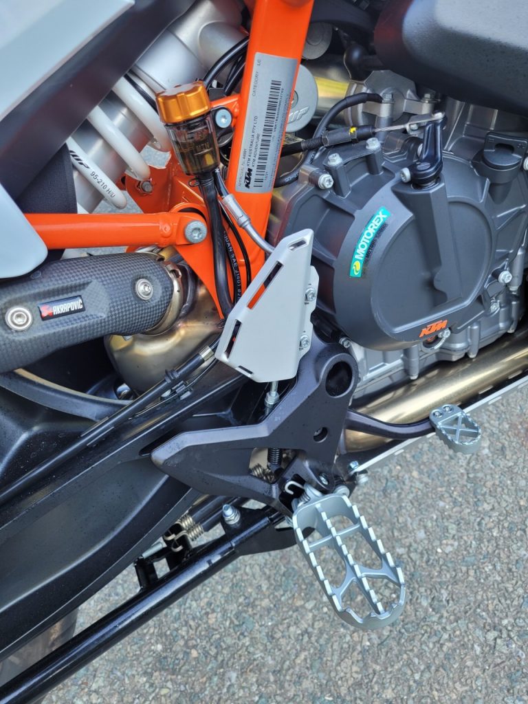 KTM 890 Adventure R, le bon outil.