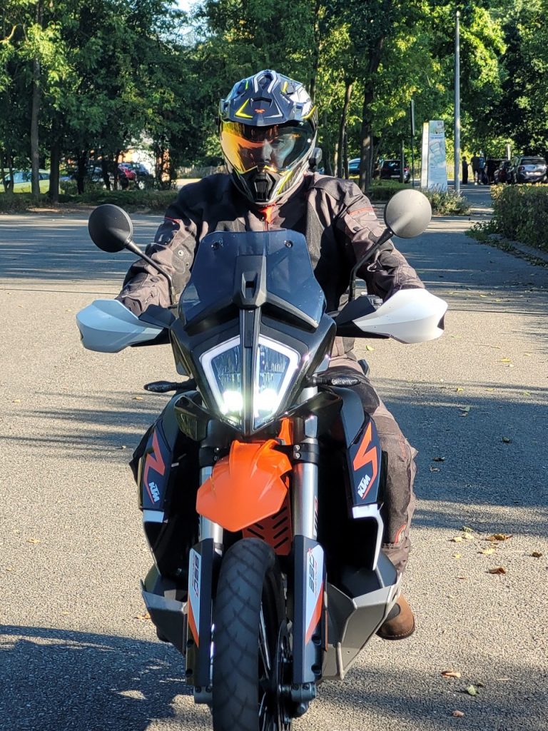 KTM 890 Adventure R, le bon outil.